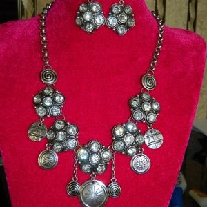 WOW!!! Statement Necklace Set !!!!